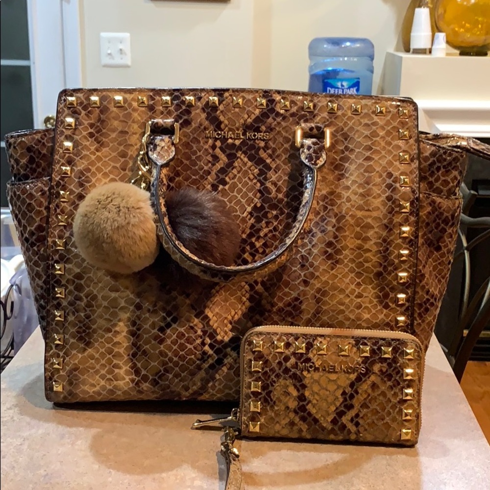 Michael Kors Bag with matching wristlet